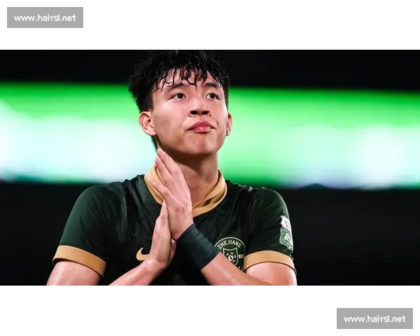 哨响球碎！中超争议判罚惹毛王钰栋，业余操作再引怒潮